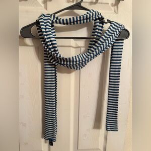 GAP Blue and White Knit Scarf